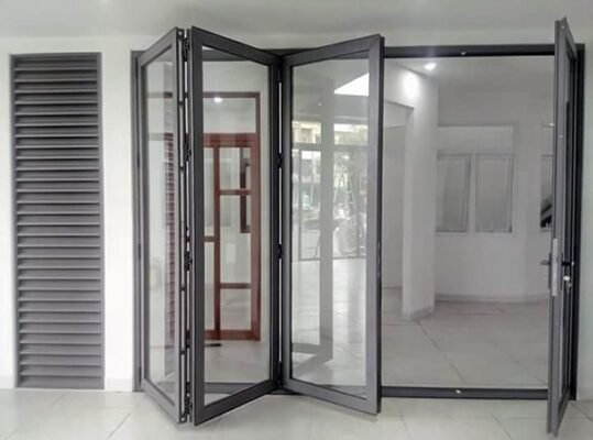 Đội thợ lắp đặt cửa nhôm xingfa 4 cánh cao cấp tại Đắk Lắk | Chuyên nghiệp